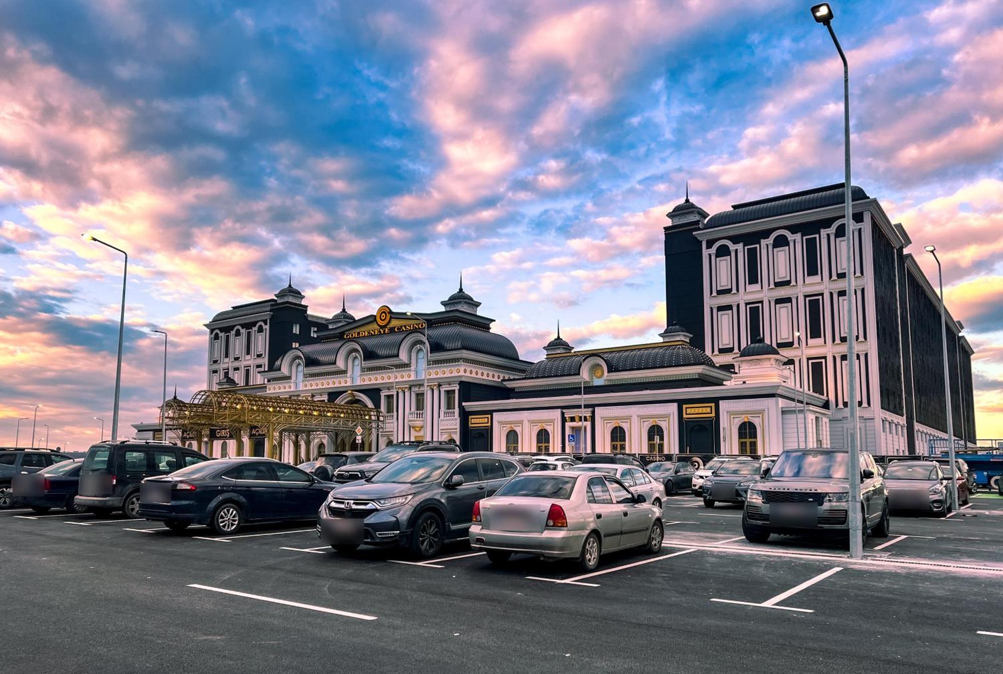 Goldeneye Hotel & Casino Svilengrad Exterior photo The station building